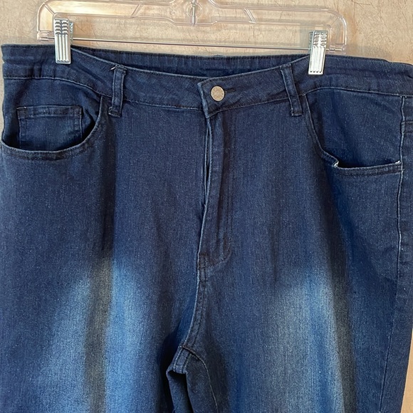SHEIN curve size 3X straight leg jeans with 5 pockets. - Picture 4 of 9